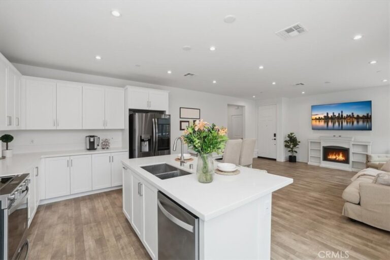 16080 Olivas Lane, Fontana
