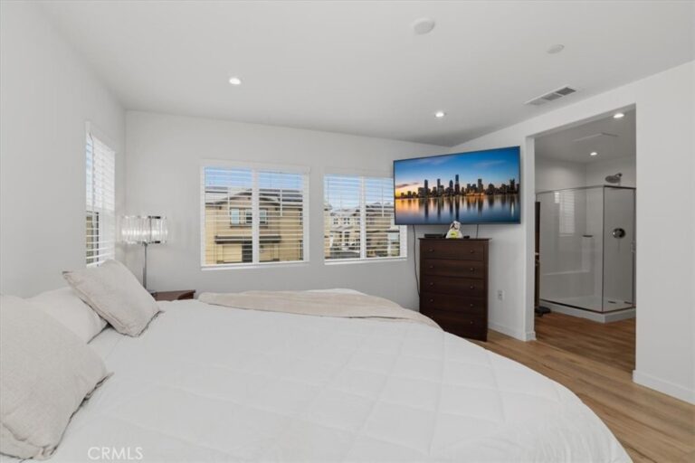 16080 Olivas Lane, Fontana