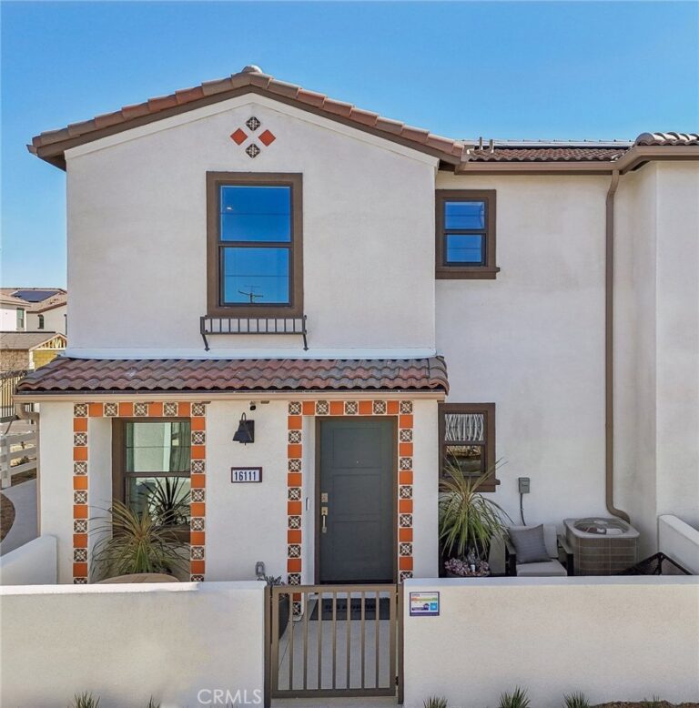 16113 Lumia Way, Fontana