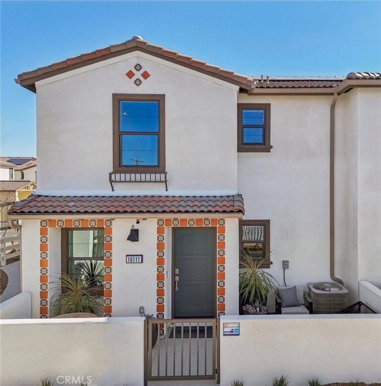 16141 Lumia Way, Fontana