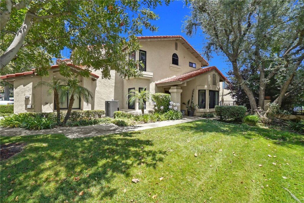 1632 Via Estrella, Pomona