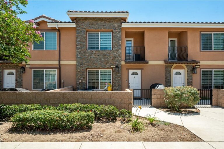 16408 Valencia #315, Fontana