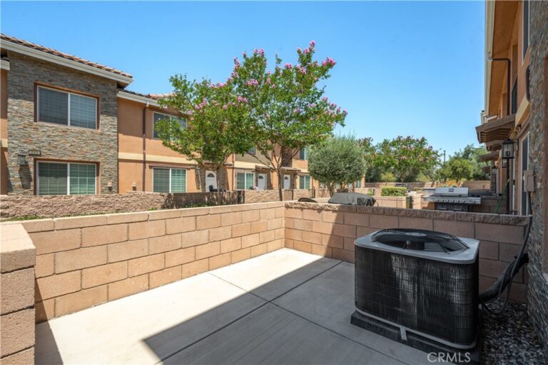 16408 Valencia #315, Fontana