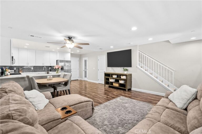 16408 Valencia #315, Fontana