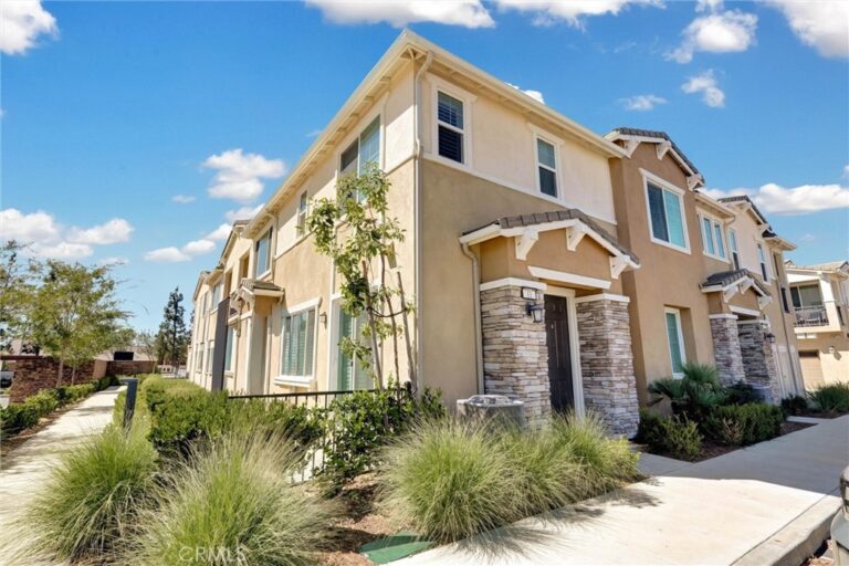 16571 Wyndham #11, Fontana