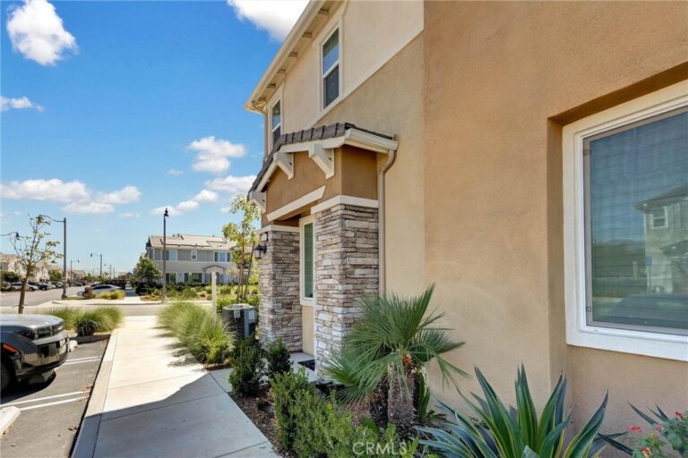 16571 Wyndham #11, Fontana