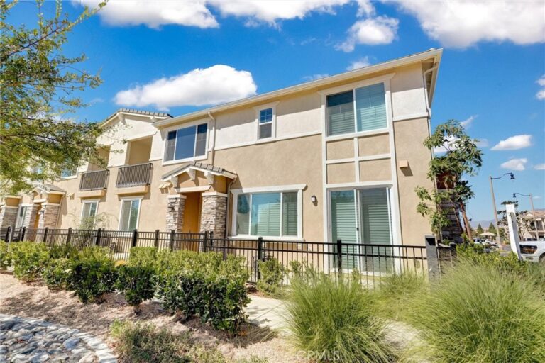 16571 Wyndham #11, Fontana
