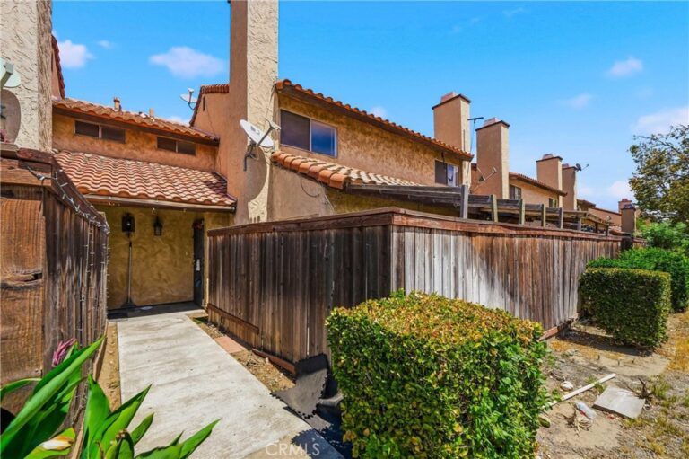 16600 Terrace #F, Fontana