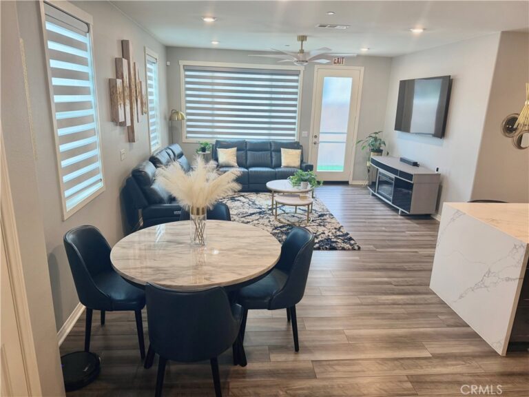 16723 Wyndham, Fontana