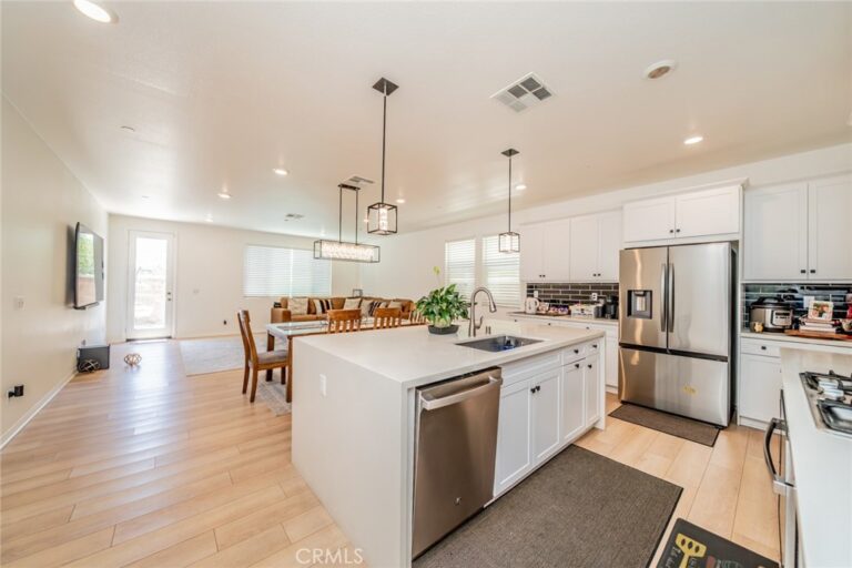 16737 Petrus, Fontana