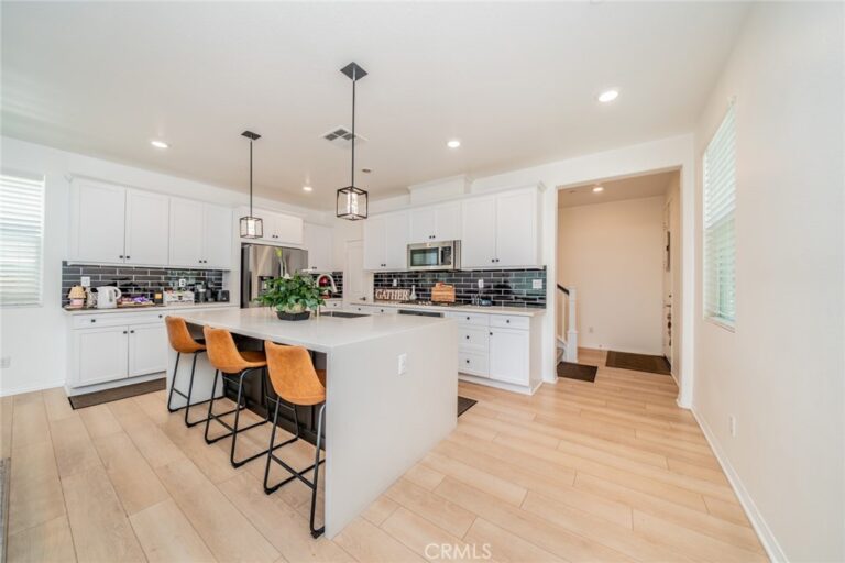16737 Petrus, Fontana