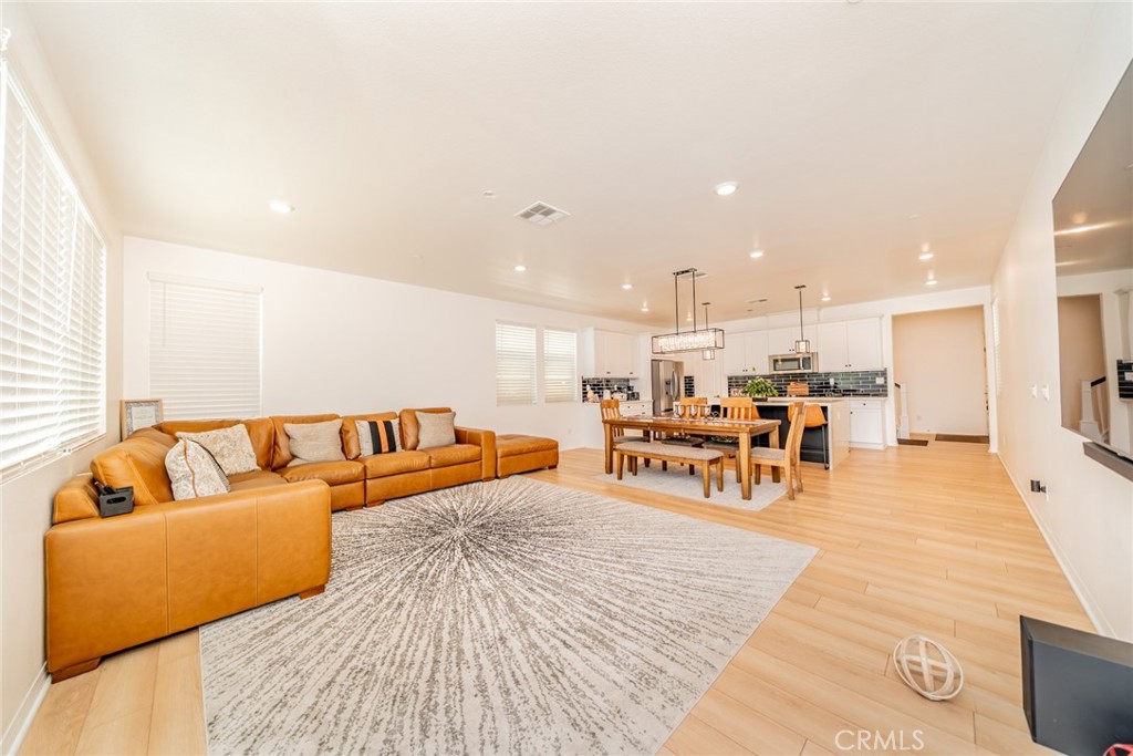 16737 Petrus, Fontana