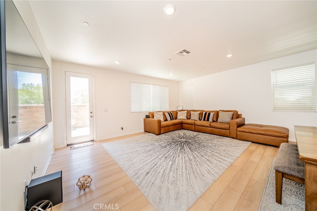 16737 Petrus, Fontana
