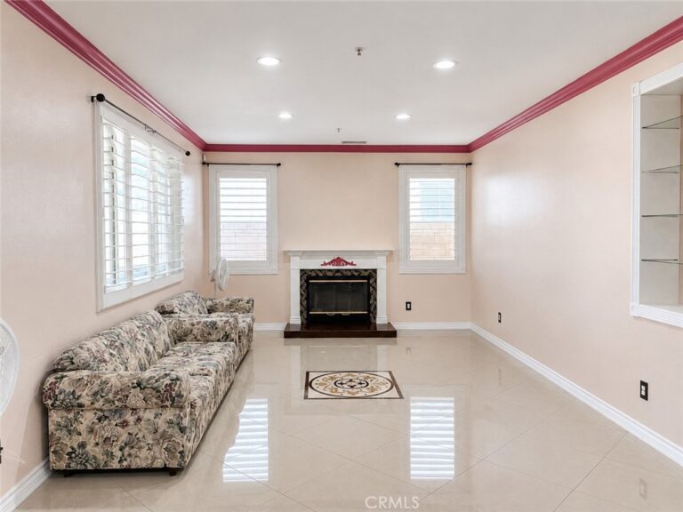 16872 Hazeltine Court, Fontana