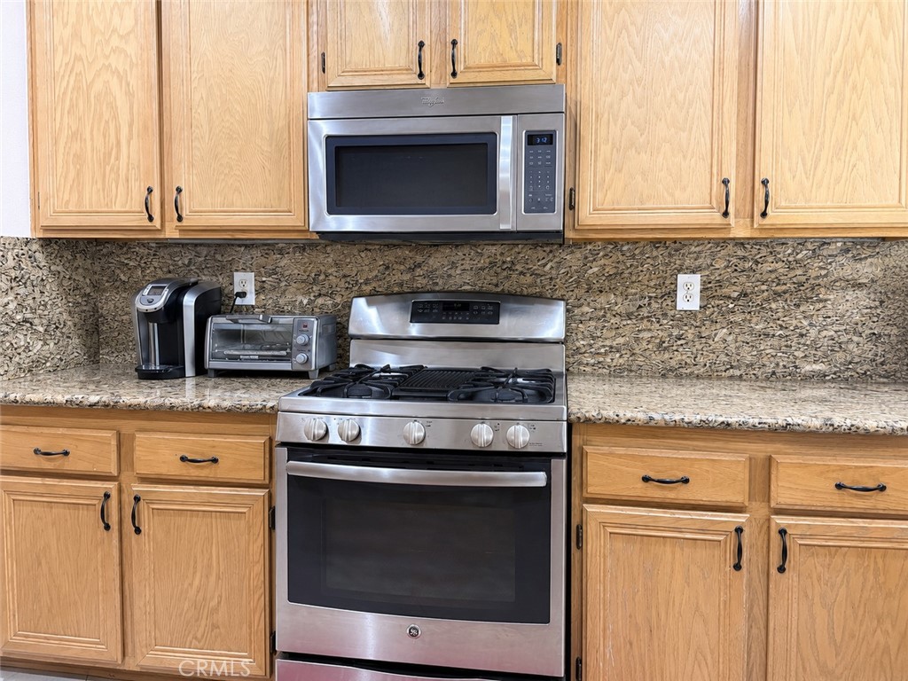 16872 Hazeltine Court, Fontana