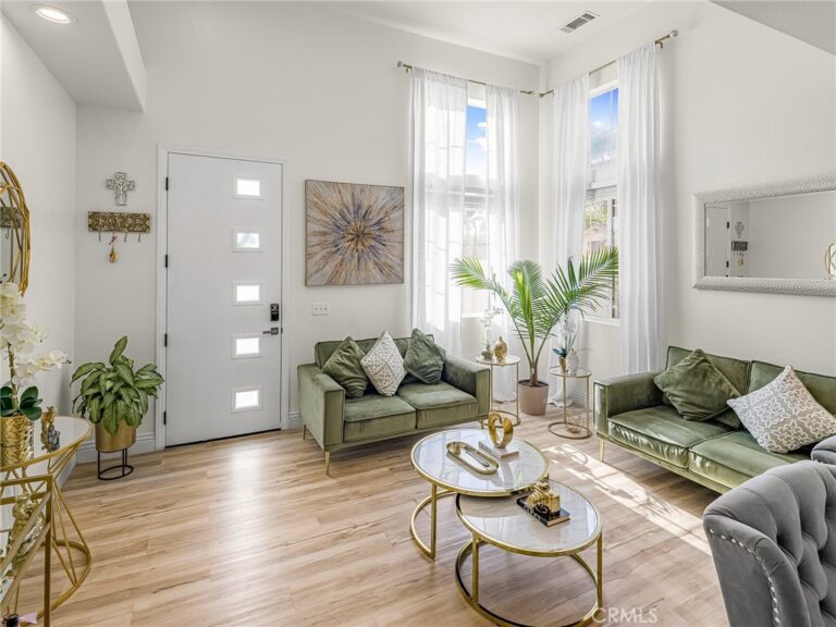 16938 Fern, Fontana