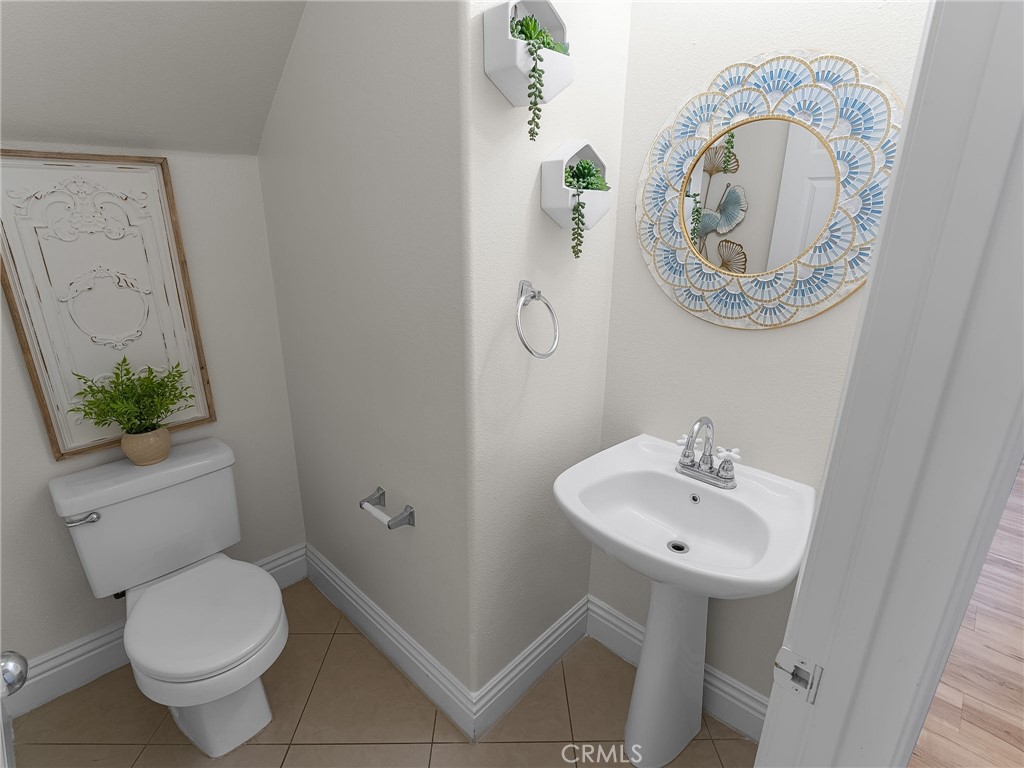 16938 Fern, Fontana