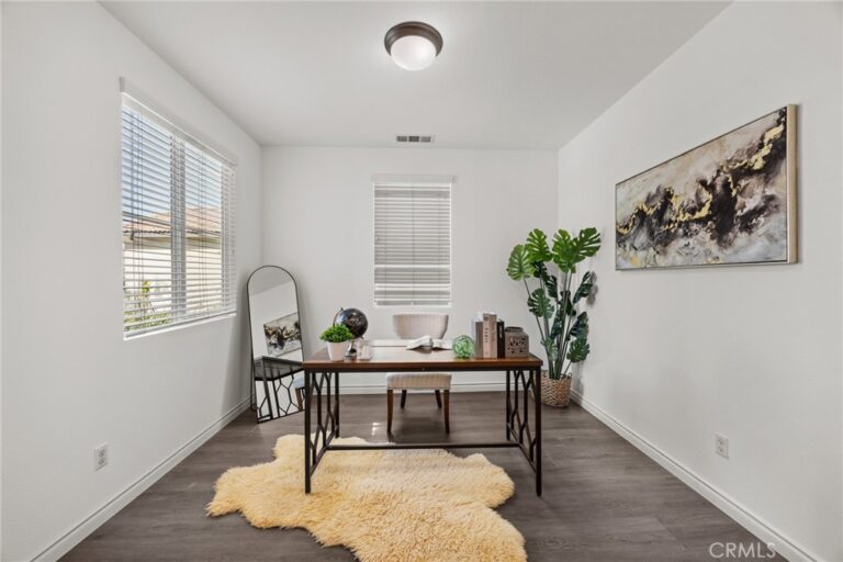17044 Cerritos, Fontana