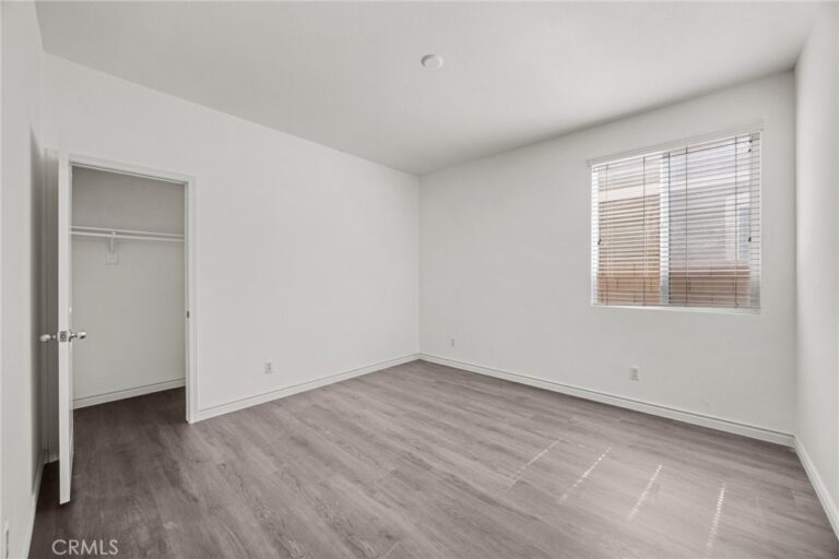 17044 Cerritos, Fontana
