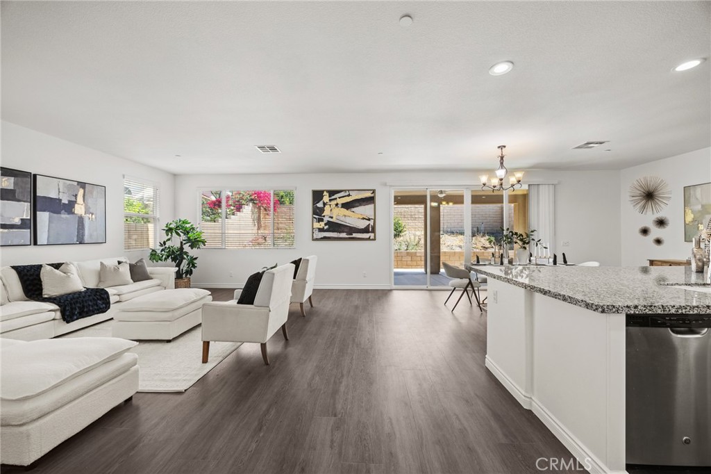 17044 Cerritos, Fontana