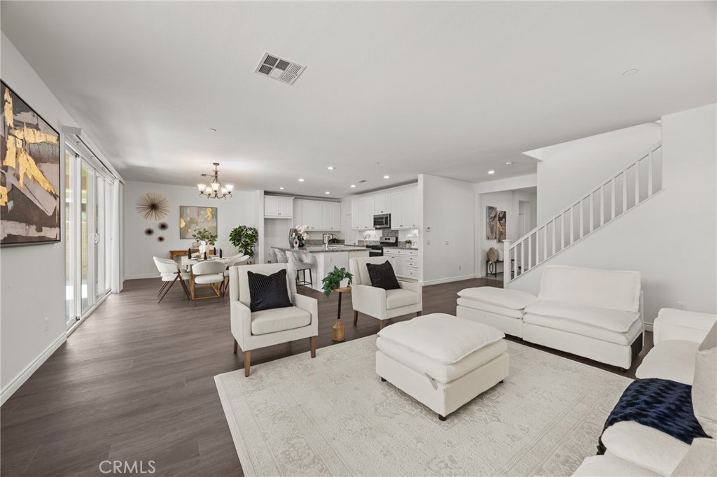17044 Cerritos, Fontana