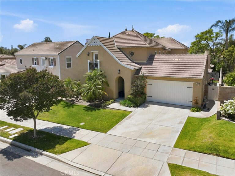 1721 Arthur Loop, Upland