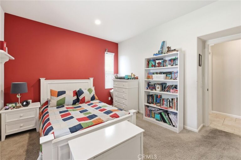 1721 Arthur Loop, Upland