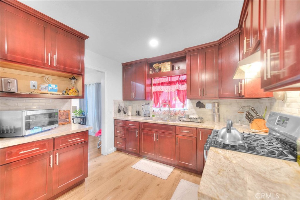 17788 San Bernardino, Fontana