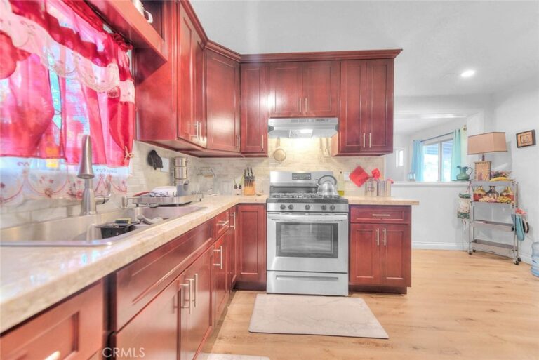 17788 San Bernardino, Fontana