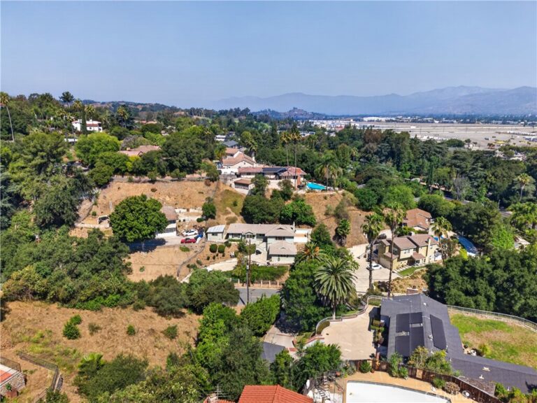 1845 Canyon, Pomona