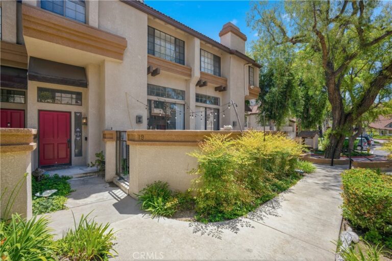 19 Wildflower Place, Pomona