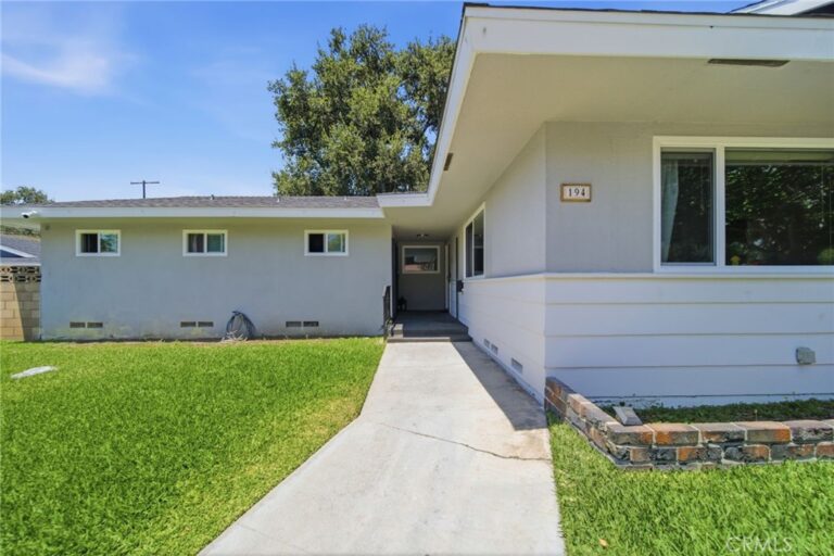 194 Monroe Avenue, Pomona