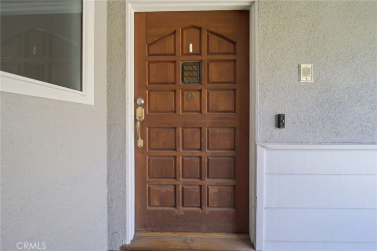 194 Monroe Avenue, Pomona