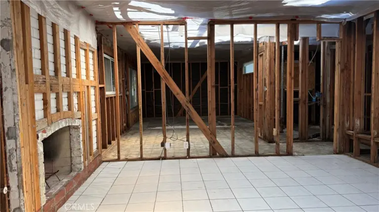 2000 Chestnut Creek, Diamond Bar