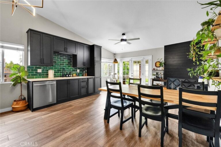 2003 E Cherry Hill Court, Ontario