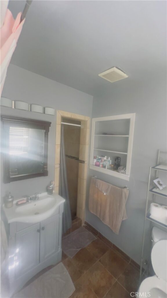 2011 Armour, Pomona