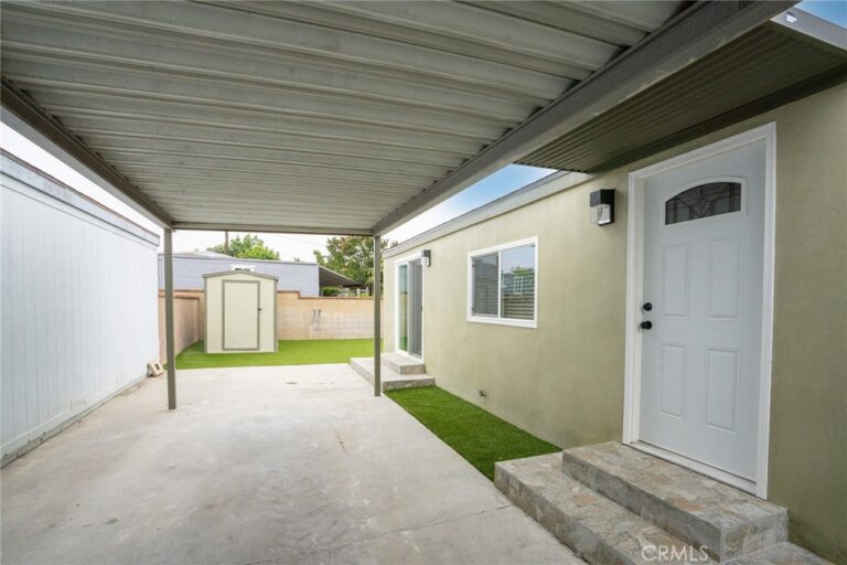 212 Las Brisas Circle, Pomona