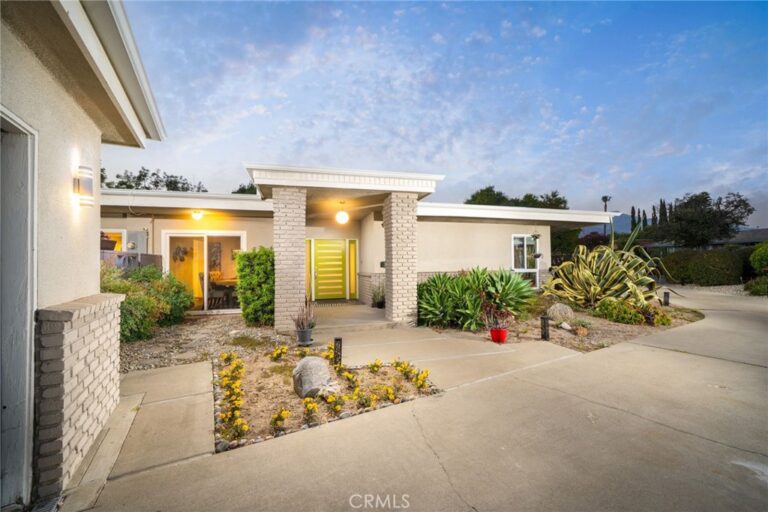 2129 N San Marcos Place, Claremont