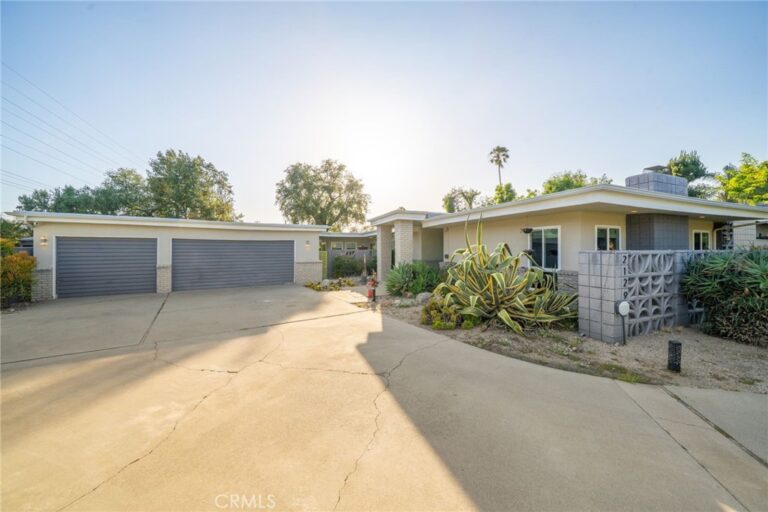 2129 N San Marcos Place, Claremont