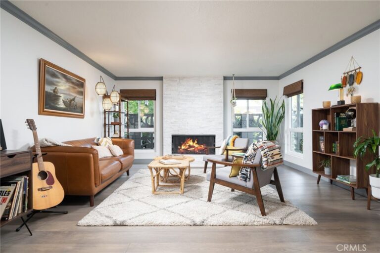 2129 N San Marcos Place, Claremont