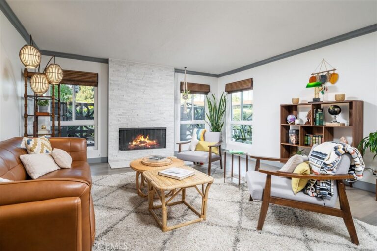 2129 N San Marcos Place, Claremont