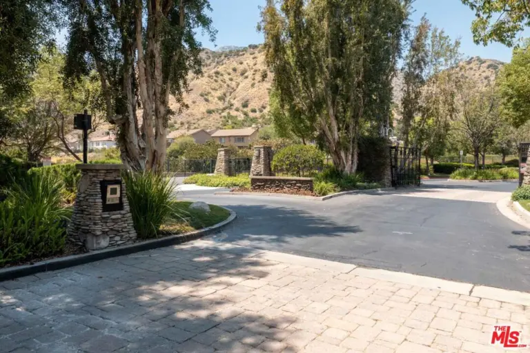 22 Moonridge Court, Azusa