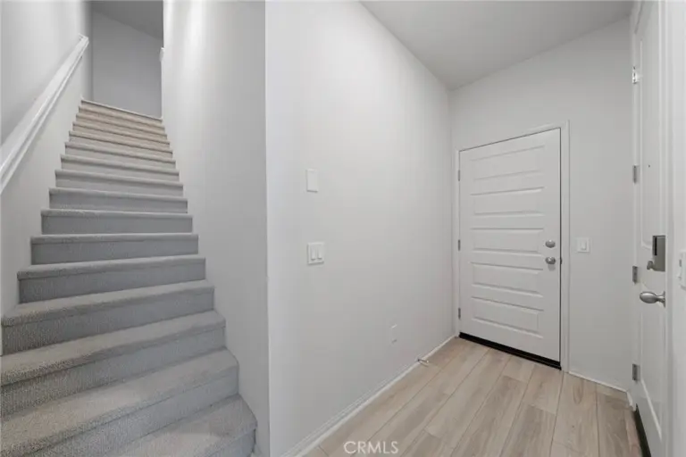 236 lockhart Way, West Covina