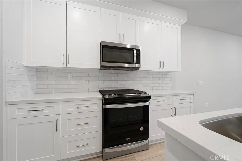 236 lockhart Way, West Covina