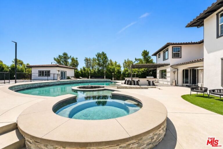 248 Snapdragon Lane, Glendora