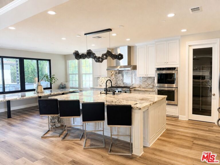 248 Snapdragon Lane, Glendora