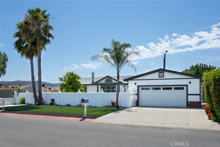 261 Las Brisas Circle, Pomona