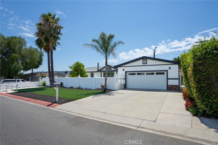 261 Las Brisas Circle, Pomona