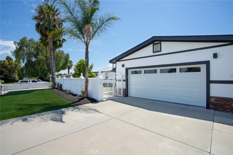 261 Las Brisas Circle, Pomona