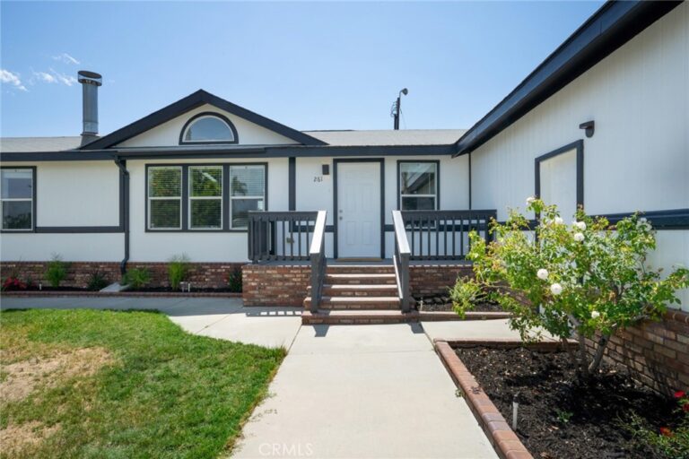 261 Las Brisas Circle, Pomona